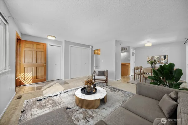 $149,950 | 359 7th Street Southeast, Unit 2, Puyallup, WA 98372