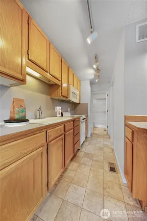 $149,950 | 359 7th Street Southeast, Unit 2, Puyallup, WA 98372