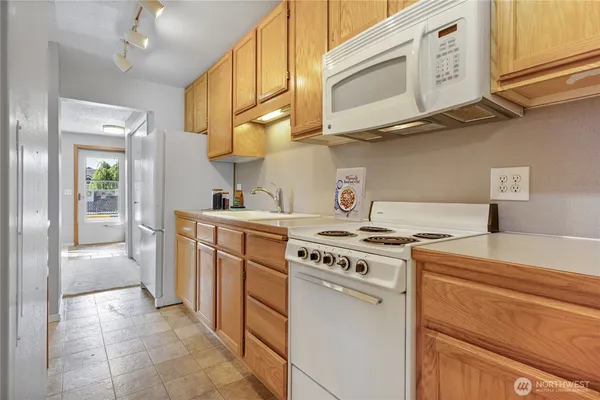 $149,950 | 359 7th Street Southeast, Unit 2, Puyallup, WA 98372