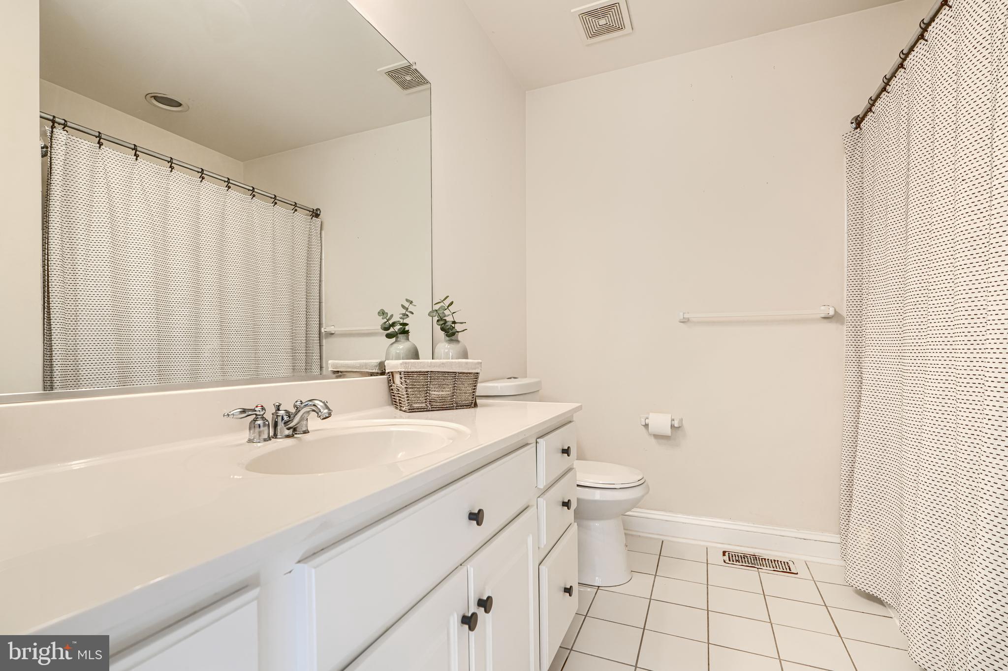 5636 Allender Road White Marsh, MD 21162 - Photo 42 of 76 Hallway Bath