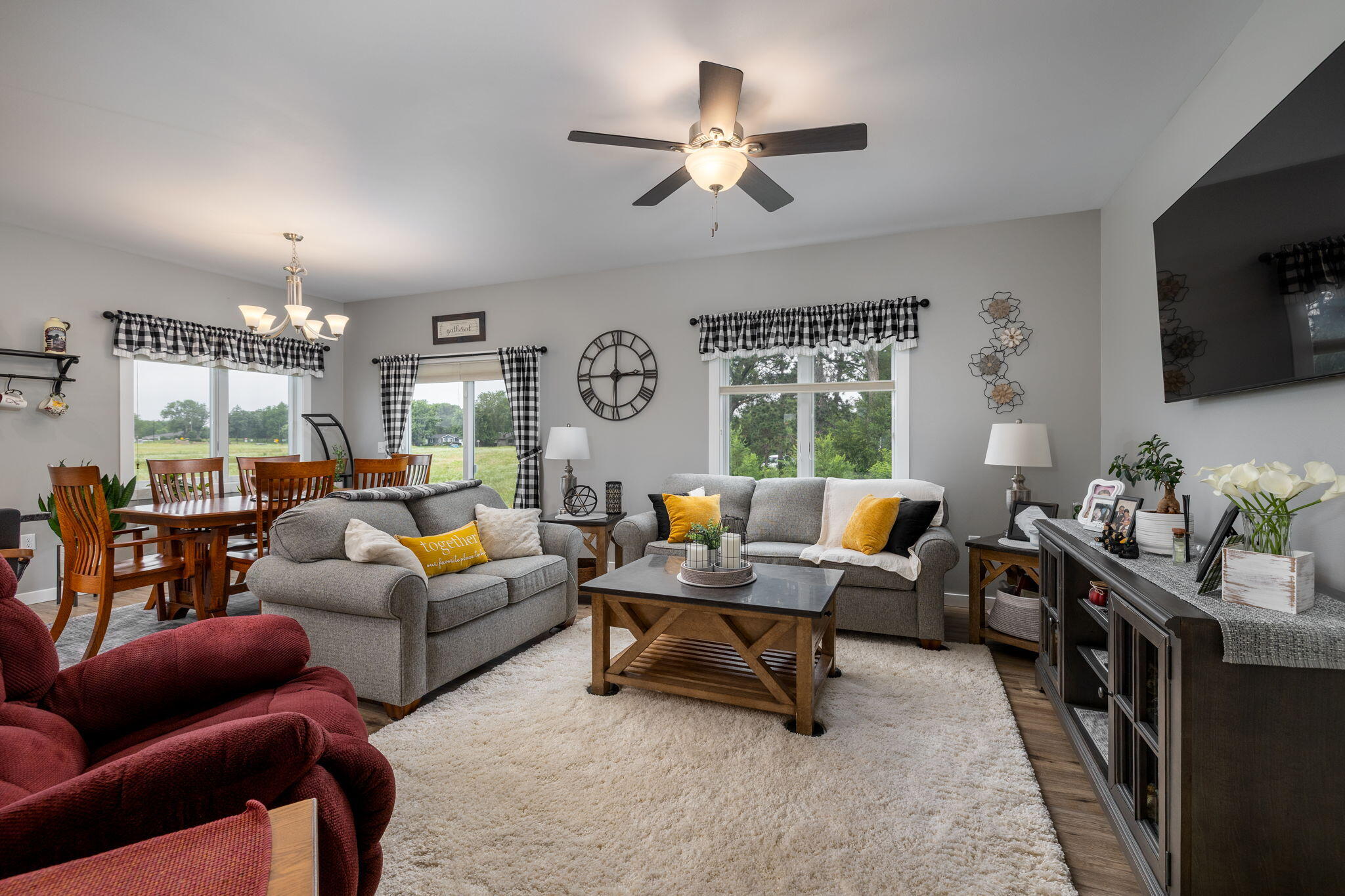 217 Rivers Drive Holmen, WI 54636 - Photo 7 of 27 Living Room