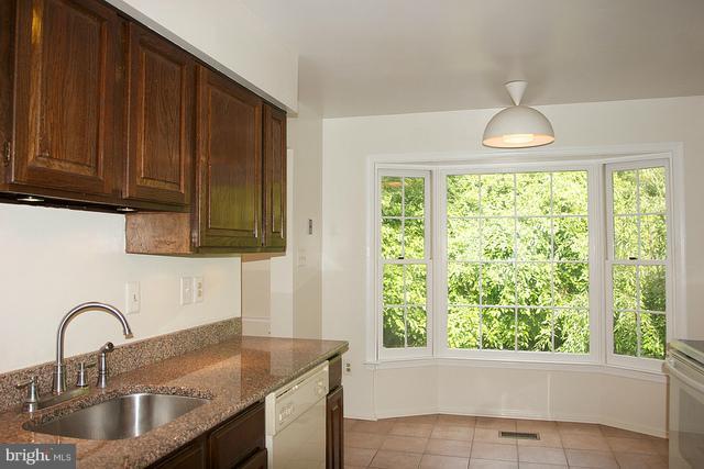 2268 Cartbridge Road Falls Church, VA 22043 - Photo 1 of 22 Kitchen