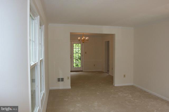 2268 Cartbridge Road Falls Church, VA 22043 - Photo 20 of 22 Living Room