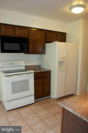 2268 Cartbridge Road Falls Church, VA 22043 - Photo 21 of 22 Kitchen