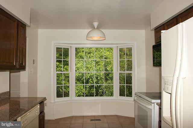 2268 Cartbridge Road Falls Church, VA 22043 - Photo 4 of 22 Kitchen