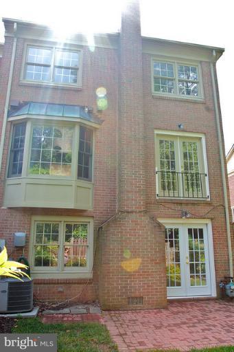 2268 Cartbridge Road Falls Church, VA 22043 - Photo 6 of 22 Exterior (Rear)