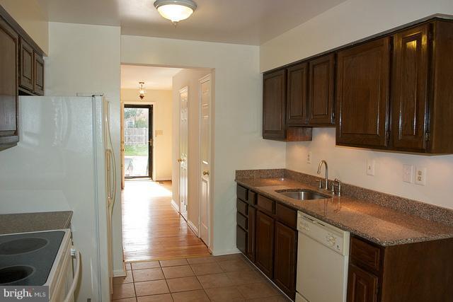 2268 Cartbridge Road Falls Church, VA 22043 - Photo 8 of 22 Kitchen