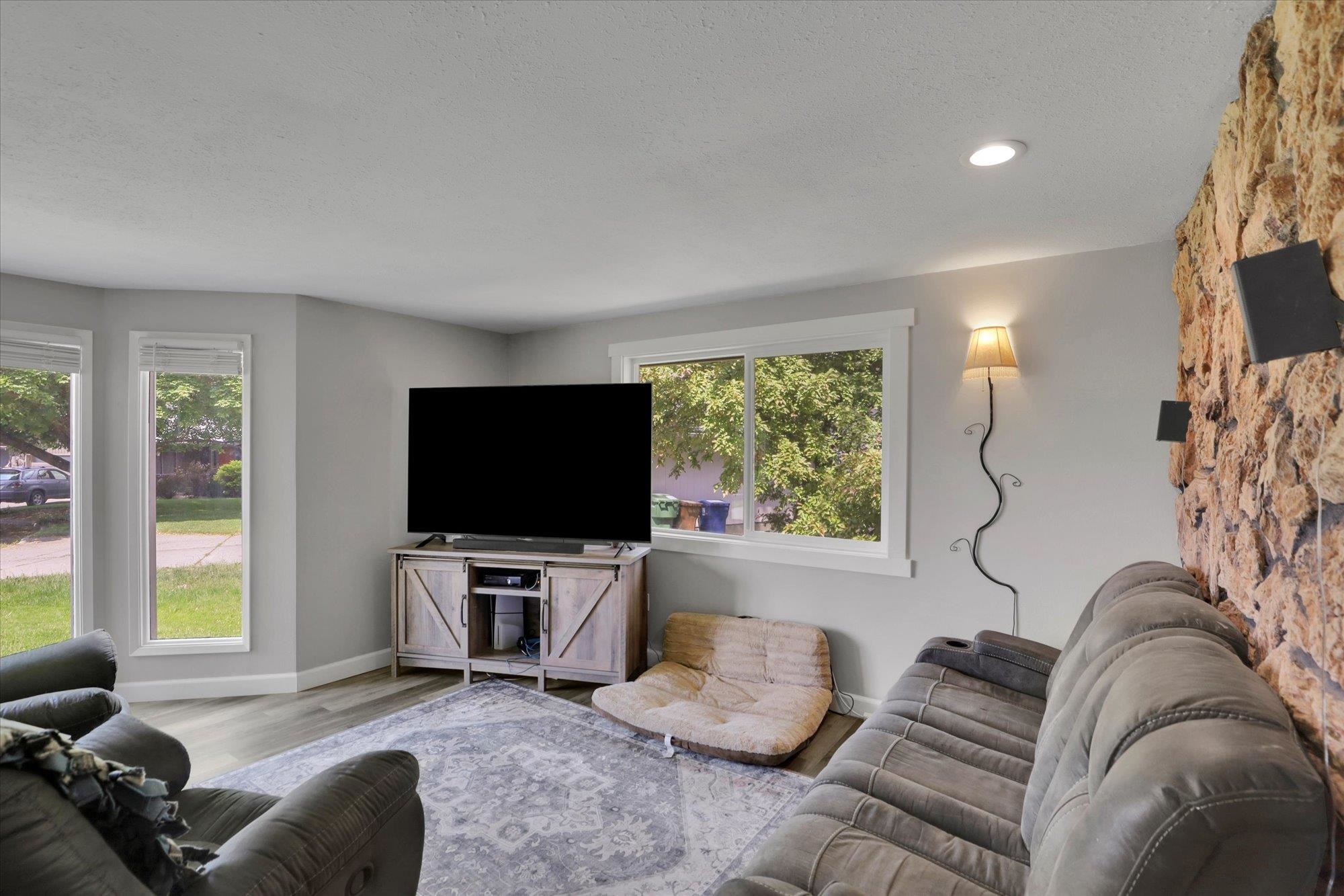 8428 North Susan Court Spokane, WA 99208 - Photo 3 of 40