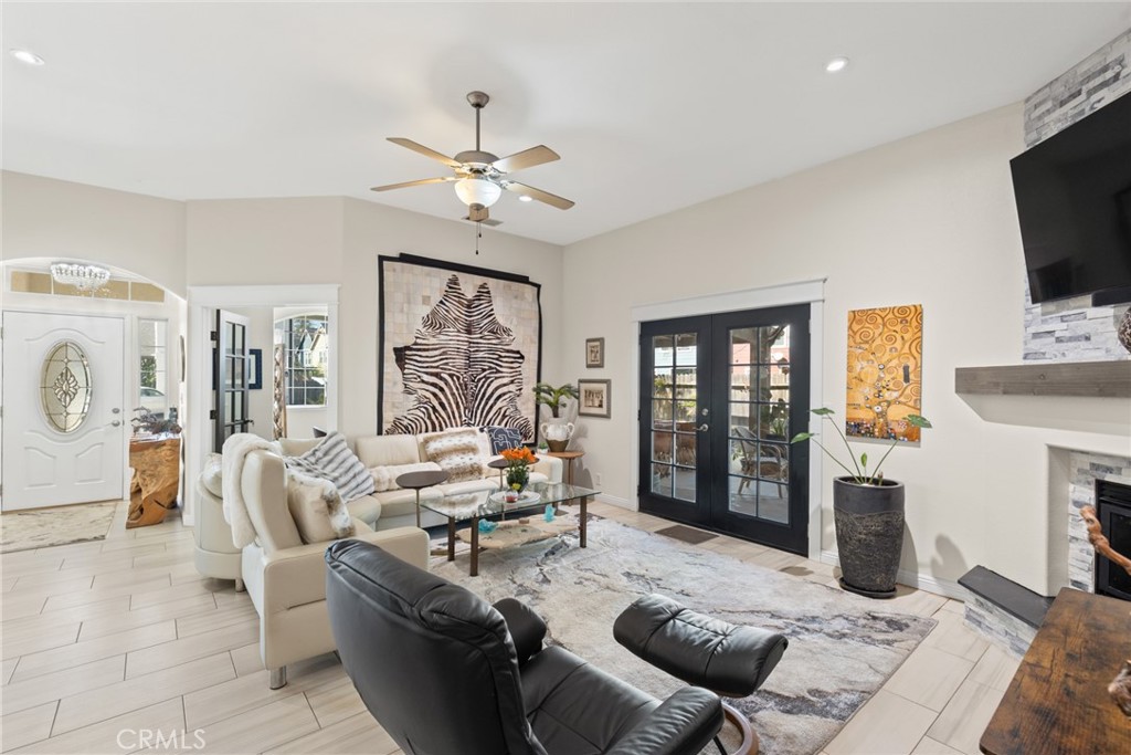 1813 Devonshire Drive Chico, CA 95928 - Photo 3 of 38