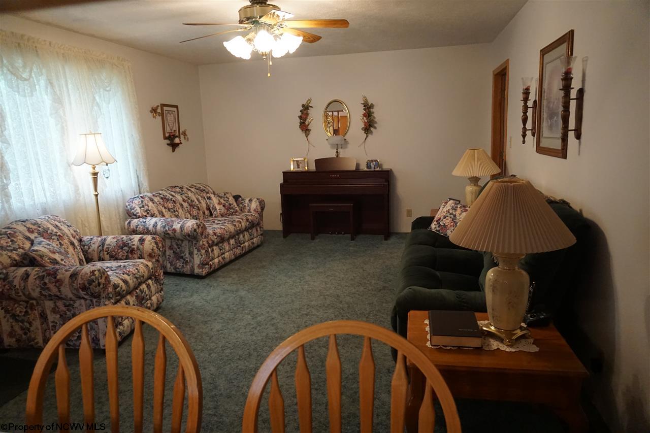 5264 Fairmont Road Rivesville, WV 26588 - Photo 6 of 16 Gallery Image 6