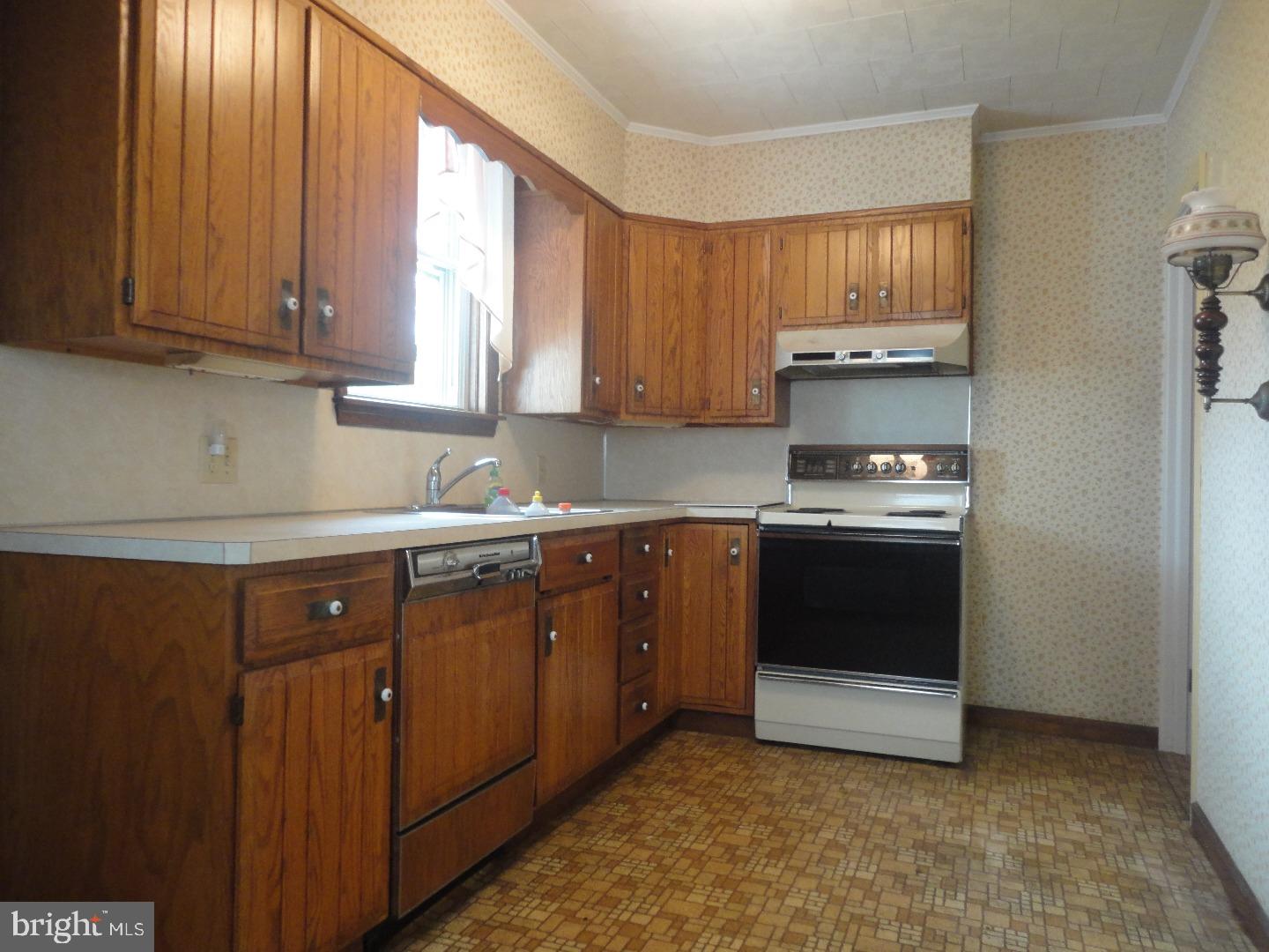 282 Ballymore Road Springfield, PA 19064 - Photo 7 of 20