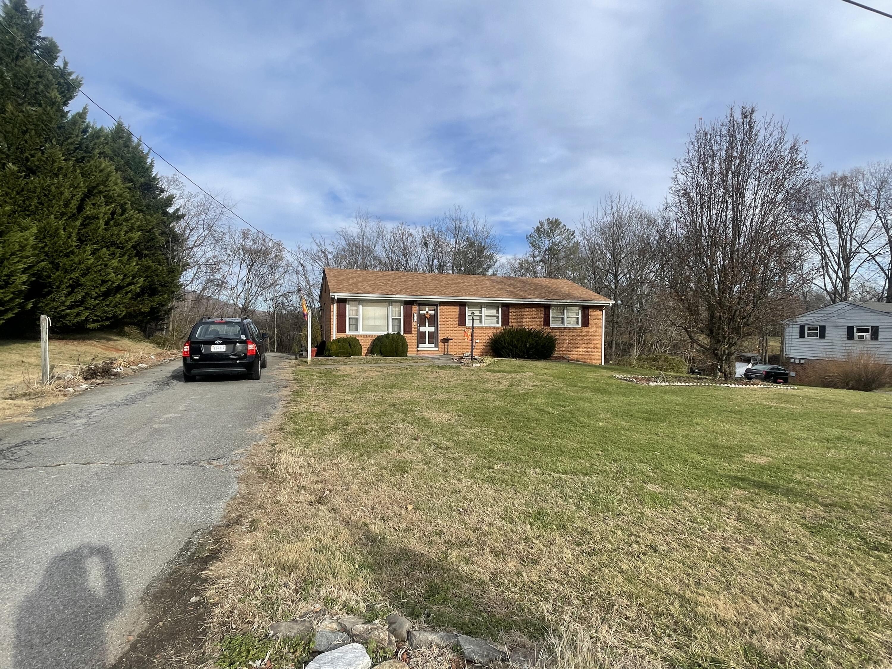 1077 Ross Road Vinton, VA 24179 - Photo 2 of 20 Front