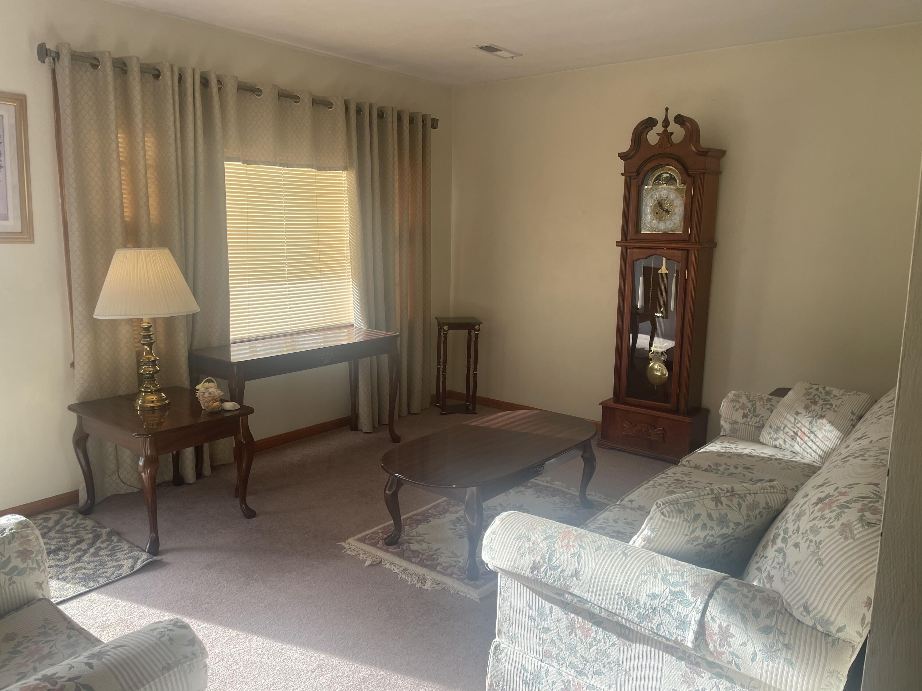 1077 Ross Road Vinton, VA 24179 - Photo 8 of 20 Living room