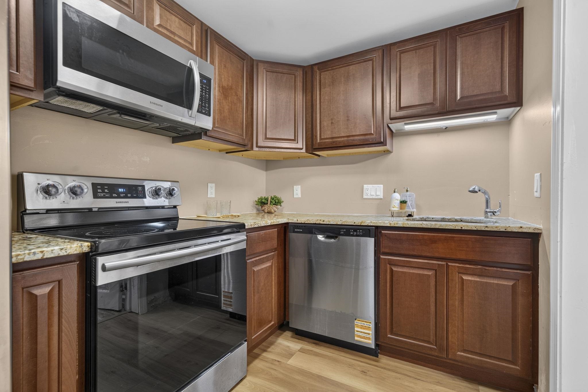29 East Ridge Road Merrimack, NH 03054 - Photo 5 of 35 Gallery Image 5