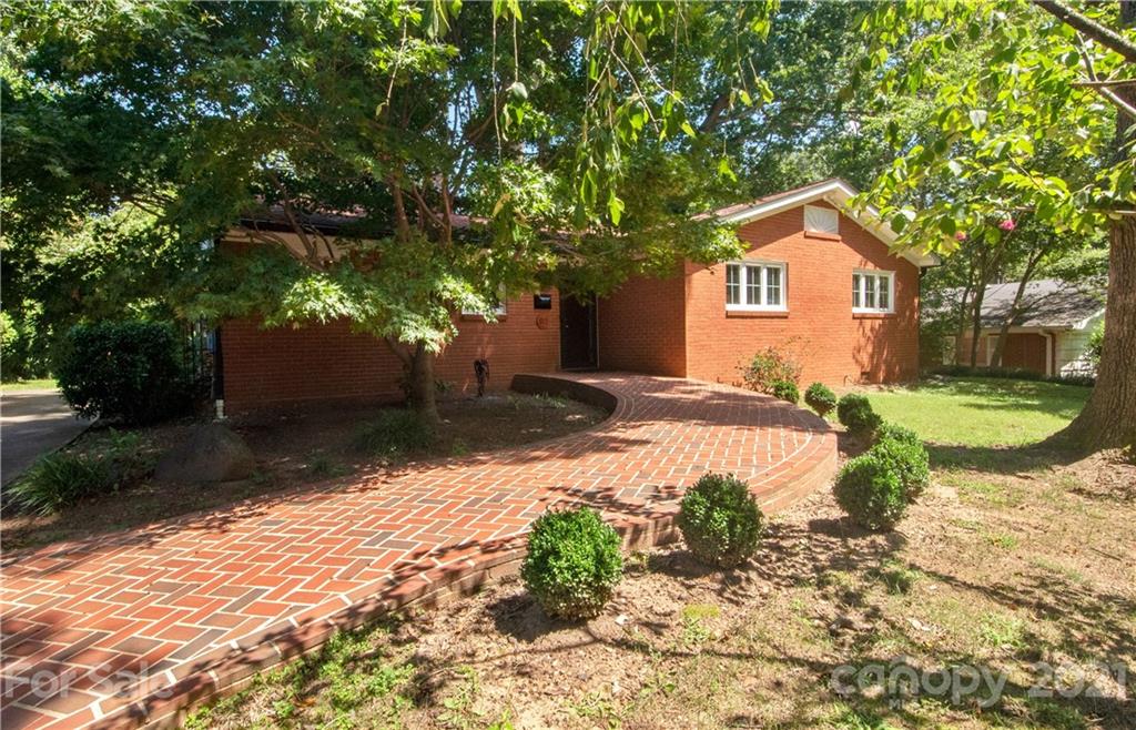 815 Burnley Road Charlotte, NC 28210 - Photo 4 of 31 Gallery Image 4