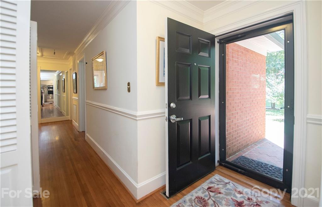 815 Burnley Road Charlotte, NC 28210 - Photo 6 of 31 Gallery Image 6