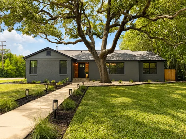 $775,000 | 1200 Spruce, Lockhart, TX 78644