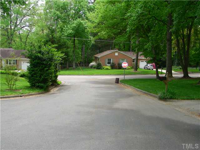 4905 Baylor Court Raleigh, NC 27609 - Photo 3 of 6