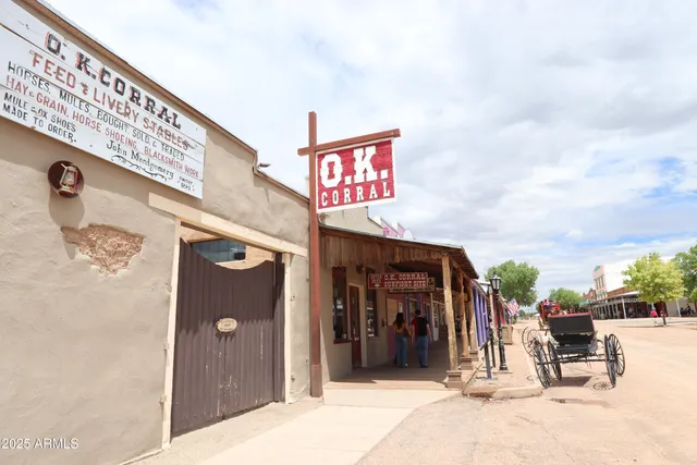 a view of a entryway front of building