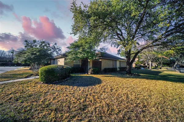 $425,000 | 14813 Sopras Circle, Addison, TX 75001