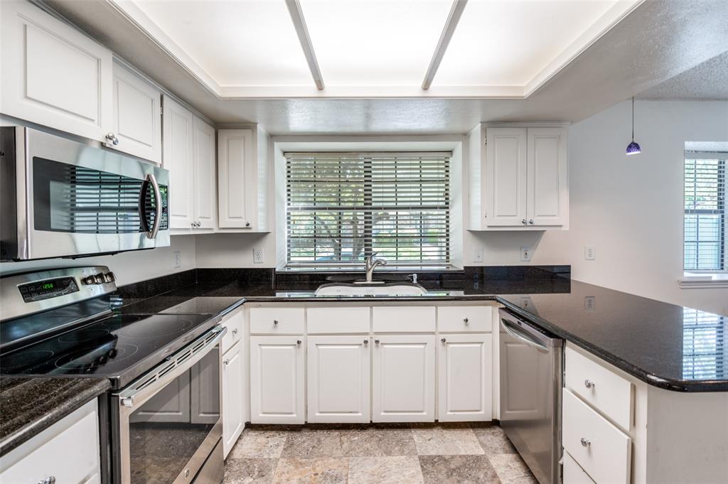 14813 Sopras Circle Addison, TX 75001 - Photo 12 of 31