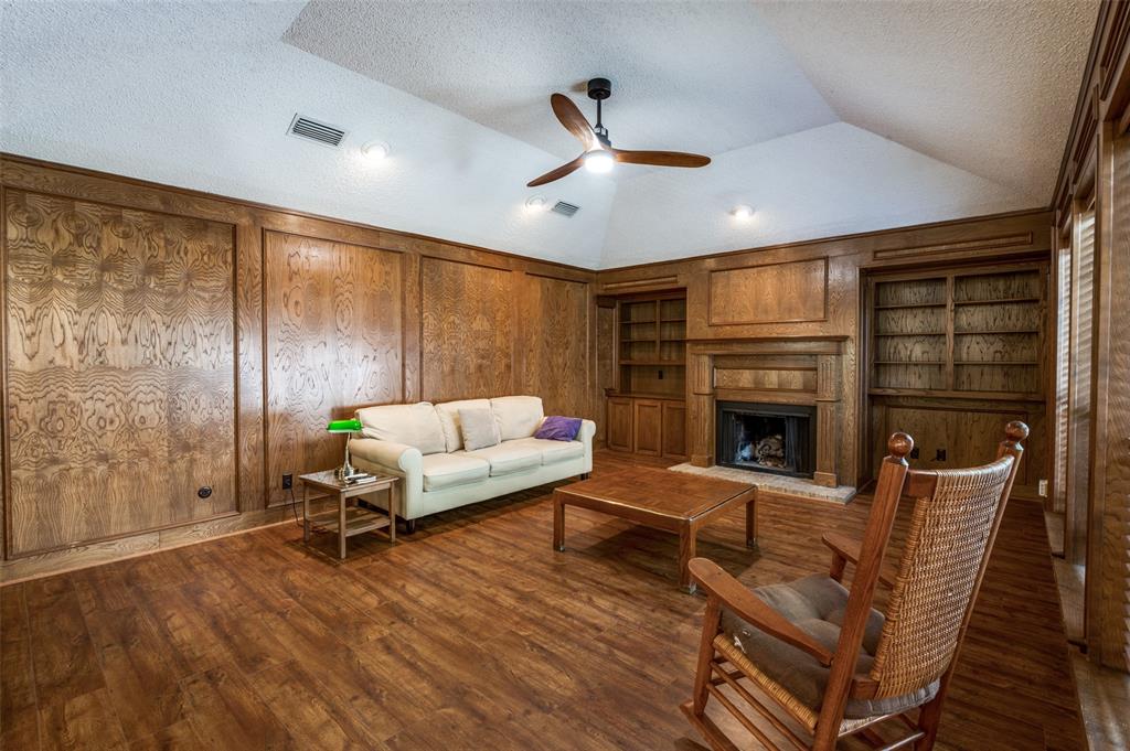14813 Sopras Circle Addison, TX 75001 - Photo 8 of 31