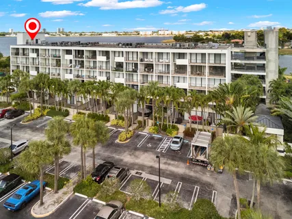 $265,000 | 1830 Embassy Drive, Unit 607, West Palm Beach, FL 33401