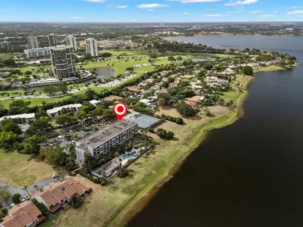 $265,000 | 1830 Embassy Drive, Unit 607, West Palm Beach, FL 33401