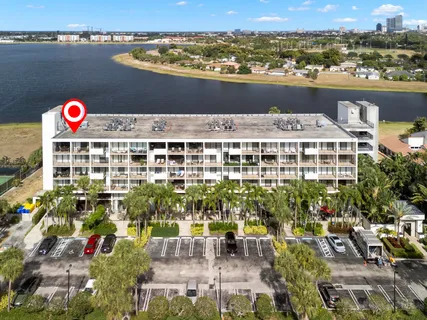 $265,000 | 1830 Embassy Drive, Unit 607, West Palm Beach, FL 33401