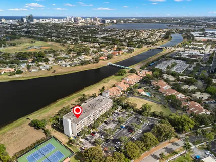 $265,000 | 1830 Embassy Drive, Unit 607, West Palm Beach, FL 33401