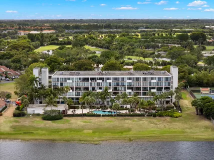 $265,000 | 1830 Embassy Drive, Unit 607, West Palm Beach, FL 33401