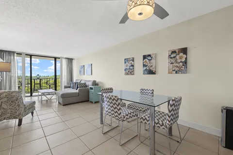 $265,000 | 1830 Embassy Drive, Unit 607, West Palm Beach, FL 33401