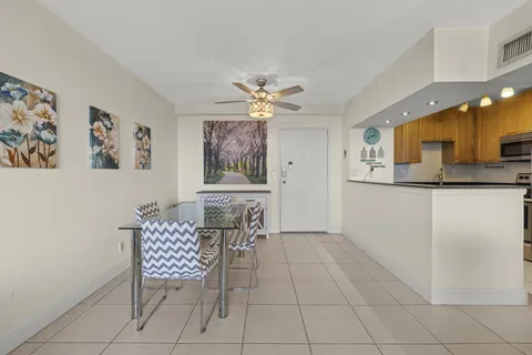 $265,000 | 1830 Embassy Drive, Unit 607, West Palm Beach, FL 33401