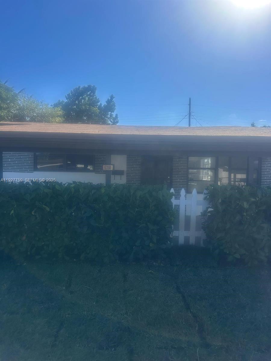 6750 Allen Street Hollywood, FL 33024 - Photo 7 of 79