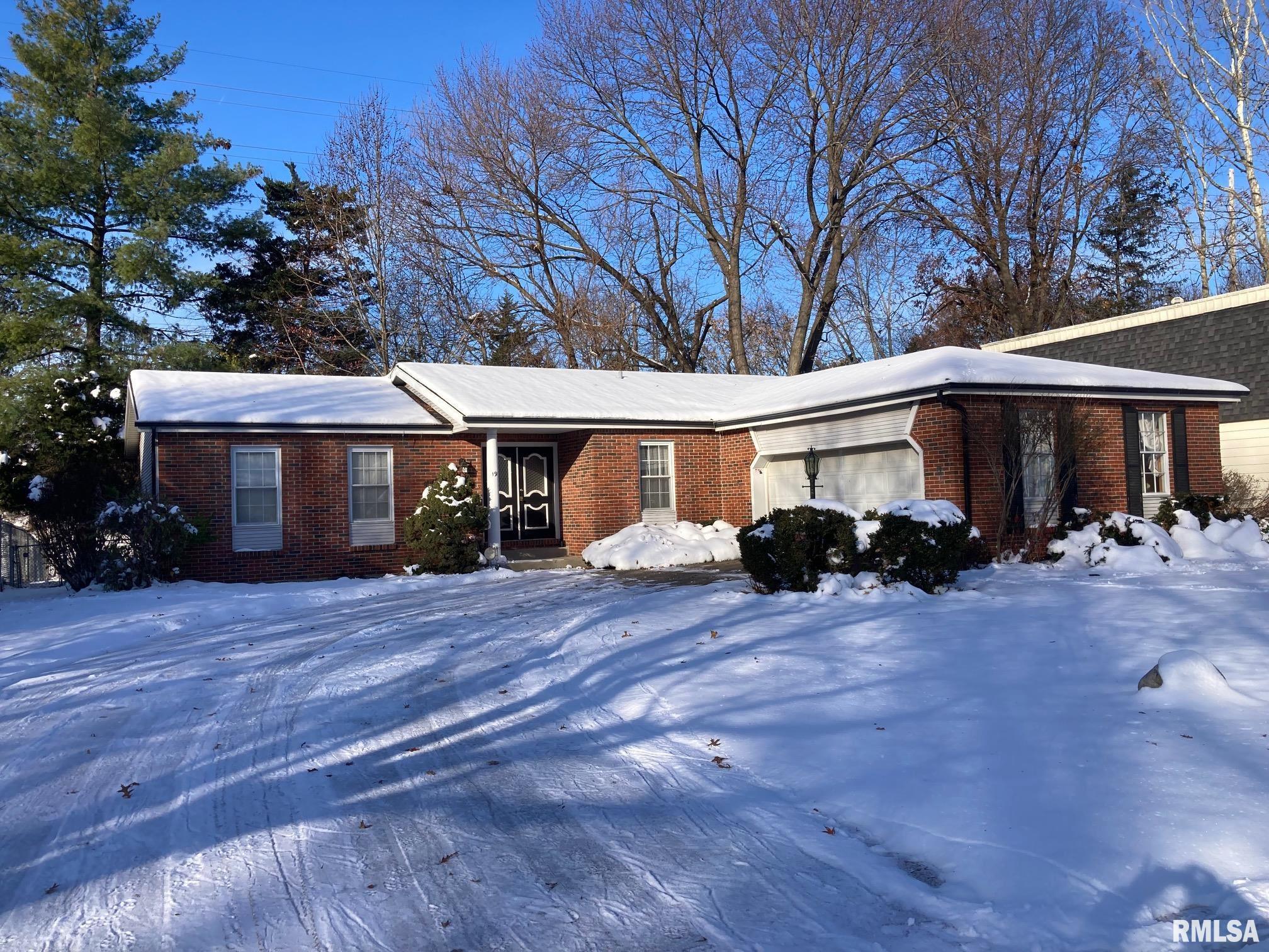 19 Bellerive Road Springfield, IL 62704 - Photo 1 of 25