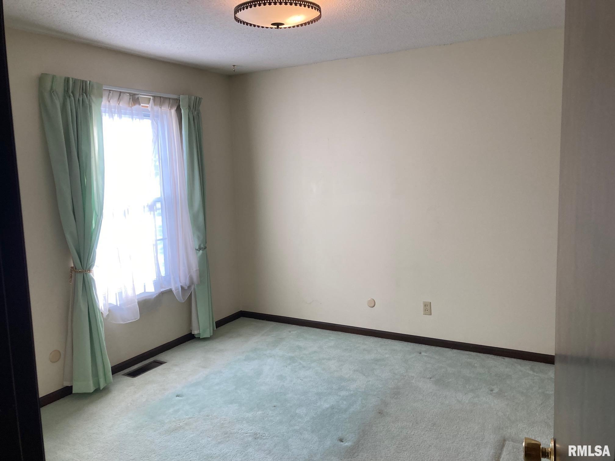 19 Bellerive Road Springfield, IL 62704 - Photo 15 of 25