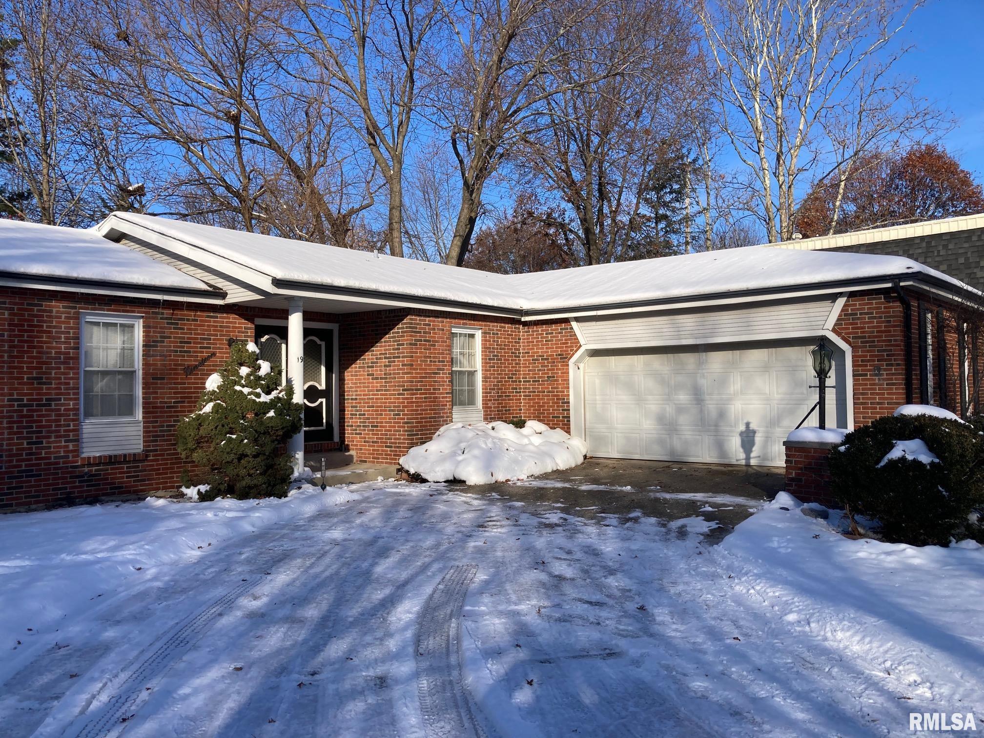 19 Bellerive Road Springfield, IL 62704 - Photo 2 of 25