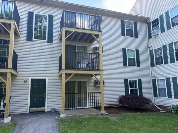 $2,500 | 1711 White Cedar Boulevard, Portsmouth, NH 03801