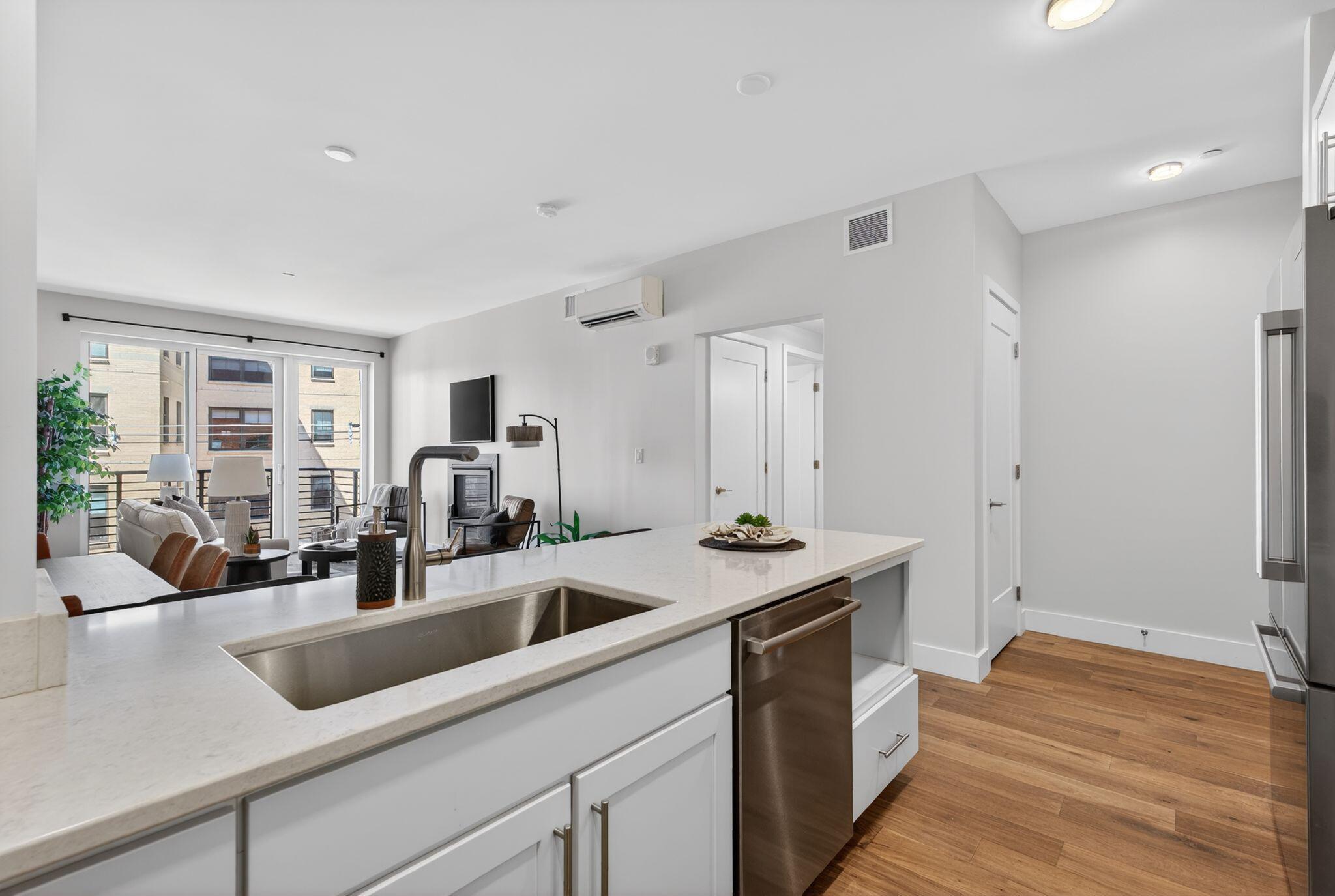 387 Commercial Street, Unit 535 Portland, ME 04101 - Photo 6 of 59 DSC03555
