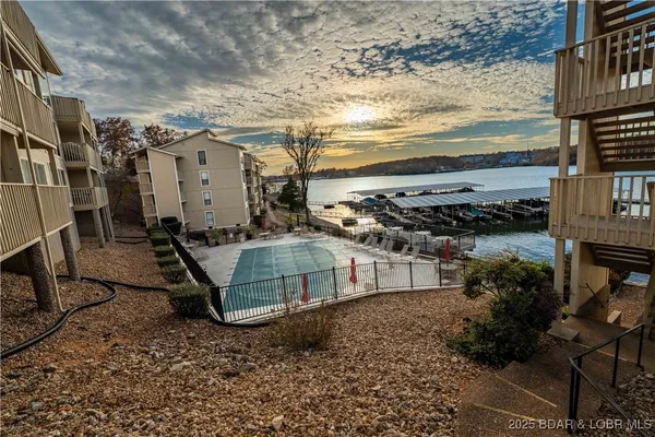 $189,500 | 875 Parkside Place, Unit 402D, Osage Beach, MO 65065