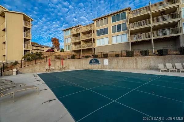 $189,500 | 875 Parkside Place, Unit 402D, Osage Beach, MO 65065