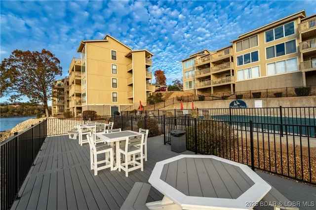 $215,000 | 875 Parkside Place, Unit 402D, Osage Beach, MO 65065