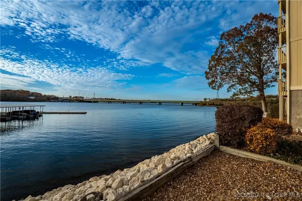 $189,500 | 875 Parkside Place, Unit 402D, Osage Beach, MO 65065