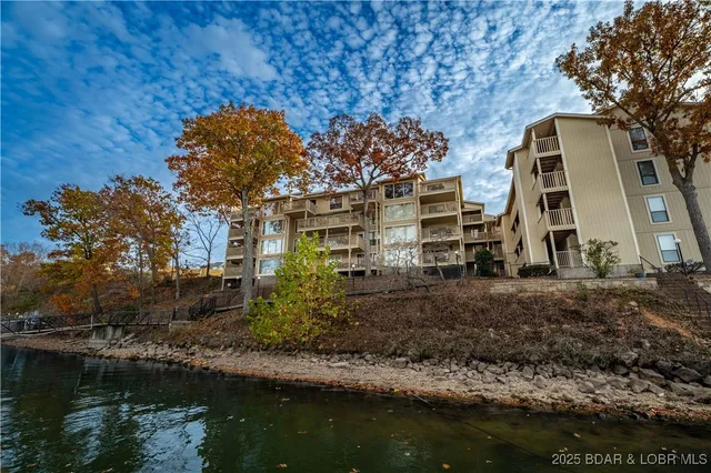 $215,000 | 875 Parkside Place, Unit 402D, Osage Beach, MO 65065