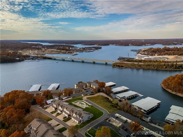 $189,500 | 875 Parkside Place, Unit 402D, Osage Beach, MO 65065