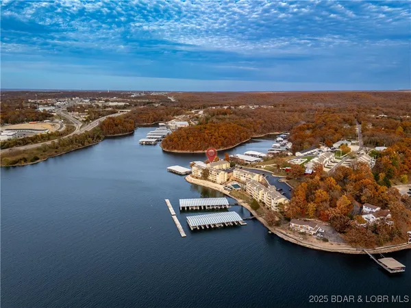 $189,500 | 875 Parkside Place, Unit 402D, Osage Beach, MO 65065