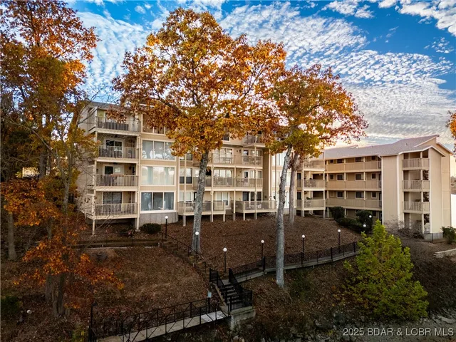 $215,000 | 875 Parkside Place, Unit 402D, Osage Beach, MO 65065