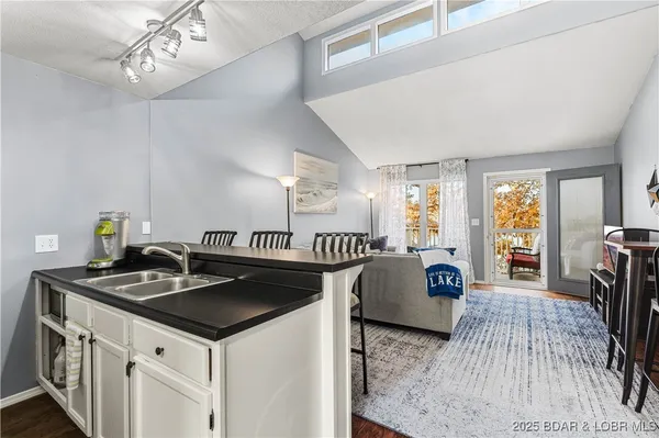 $189,500 | 875 Parkside Place, Unit 402D, Osage Beach, MO 65065