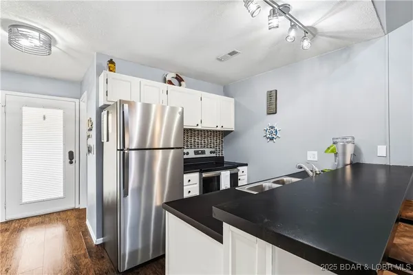 $189,500 | 875 Parkside Place, Unit 402D, Osage Beach, MO 65065