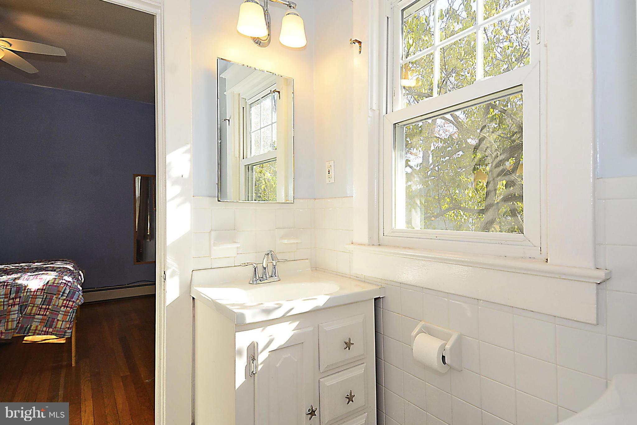 721 Boundary Avenue Silver Spring, MD 20910 - Photo 12 of 26 Bath